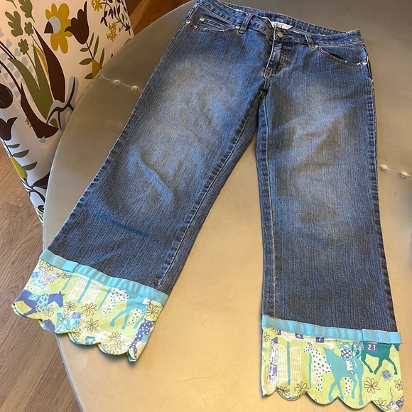 Lilly Pulitzer Pants - Lilly Pulitzer rare Vintage white label cropped scallop trim jeans,size 4. VGUC